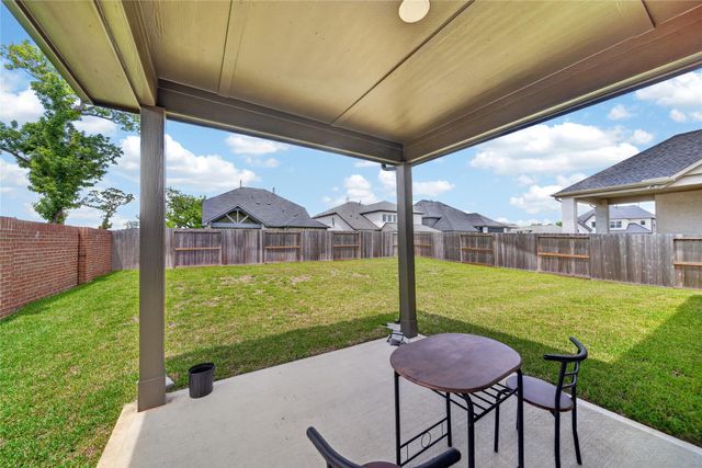 1303 Willow Walk Drive, Sienna Plantation, TX 77459