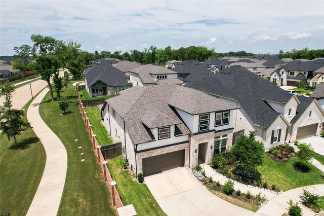 1303 Willow Walk Drive, Sienna Plantation, TX 77459