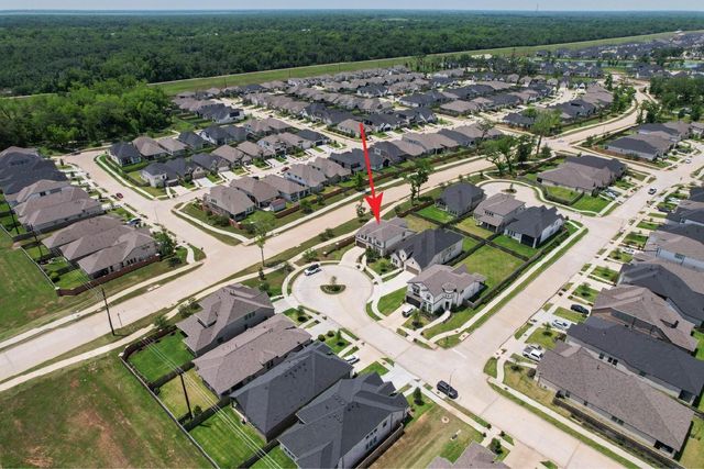 1303 Willow Walk Drive, Sienna Plantation, TX 77459