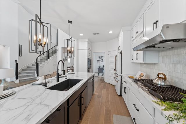 1303 Willow Walk Drive, Sienna Plantation, TX 77459