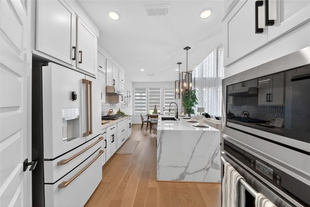 1303 Willow Walk Drive, Sienna Plantation, TX 77459