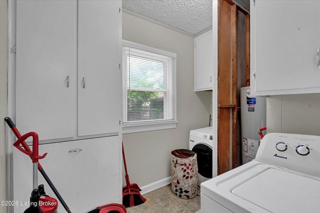 1113 Beecher St, Louisville, KY 40215
