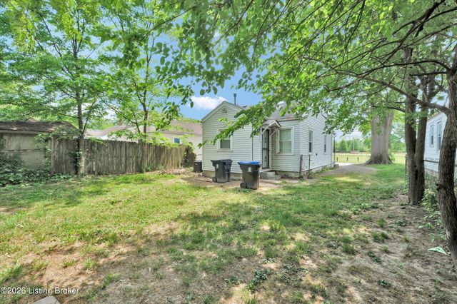 1113 Beecher St, Louisville, KY 40215
