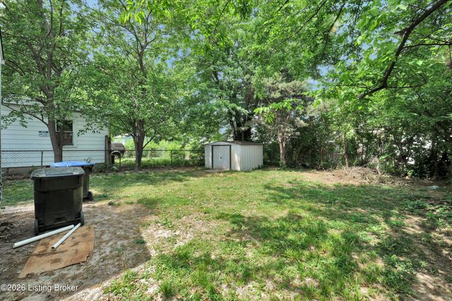1113 Beecher St, Louisville, KY 40215