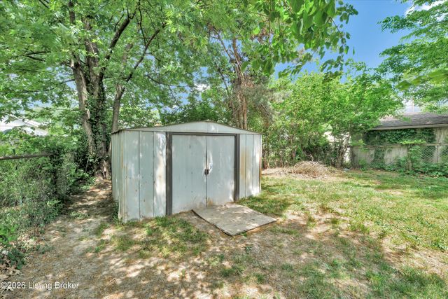 1113 Beecher St, Louisville, KY 40215
