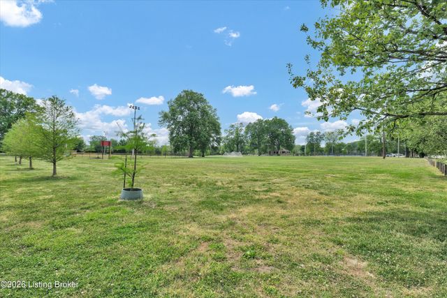 1113 Beecher St, Louisville, KY 40215
