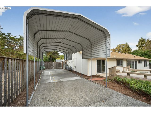 1830 Se PARKVIEW Cir, Milwaukie, OR 97267