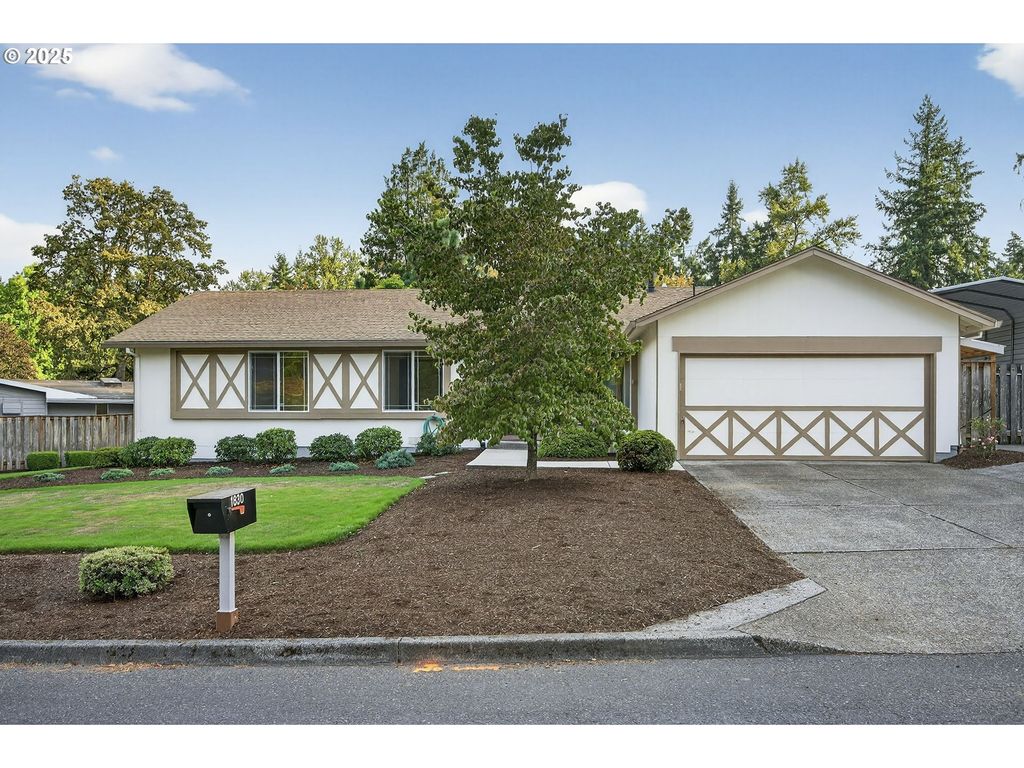 1830 Se PARKVIEW Cir, Milwaukie, OR 97267