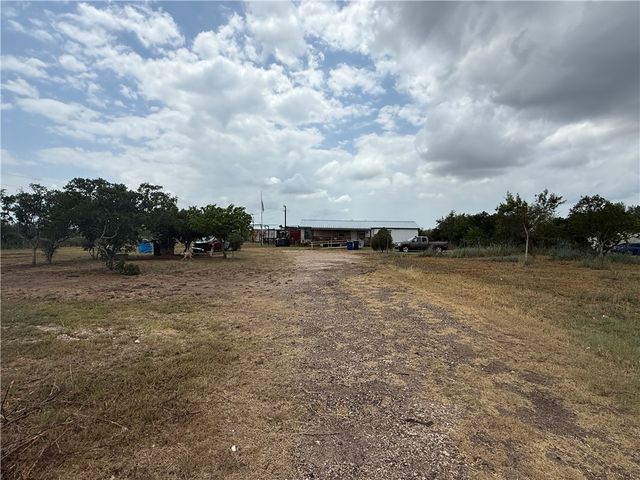 762 County Road 122, Alice, TX 78332
