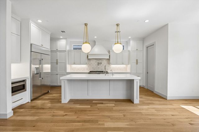 704 Teetshorn Street, Houston, TX 77009