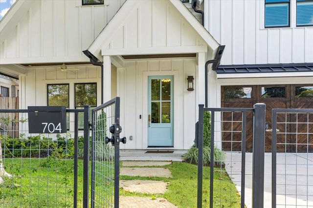 704 Teetshorn Street, Houston, TX 77009