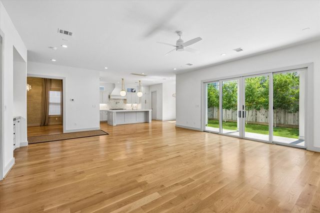 704 Teetshorn Street, Houston, TX 77009