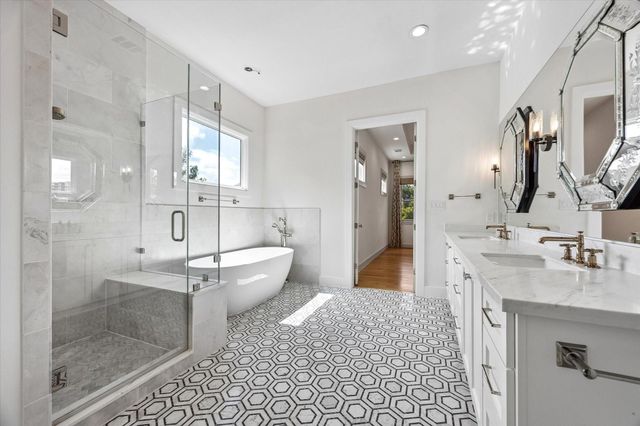 704 Teetshorn Street, Houston, TX 77009