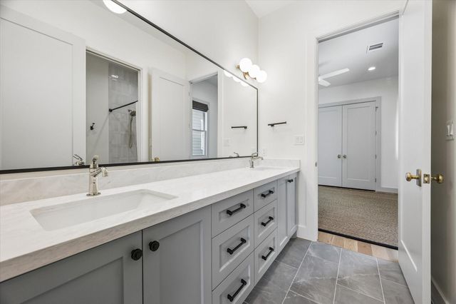 704 Teetshorn Street, Houston, TX 77009