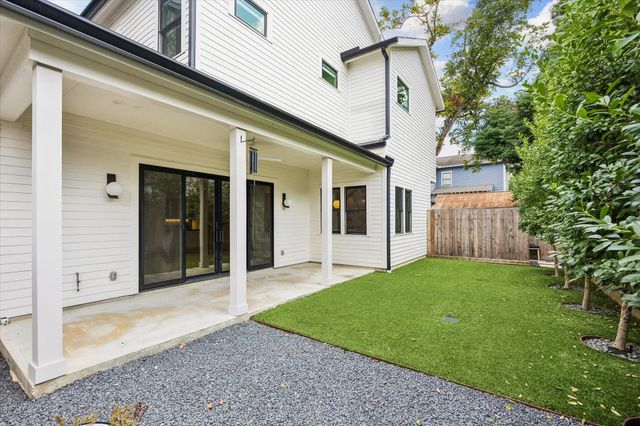 704 Teetshorn Street, Houston, TX 77009