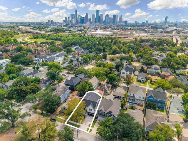 704 Teetshorn Street, Houston, TX 77009