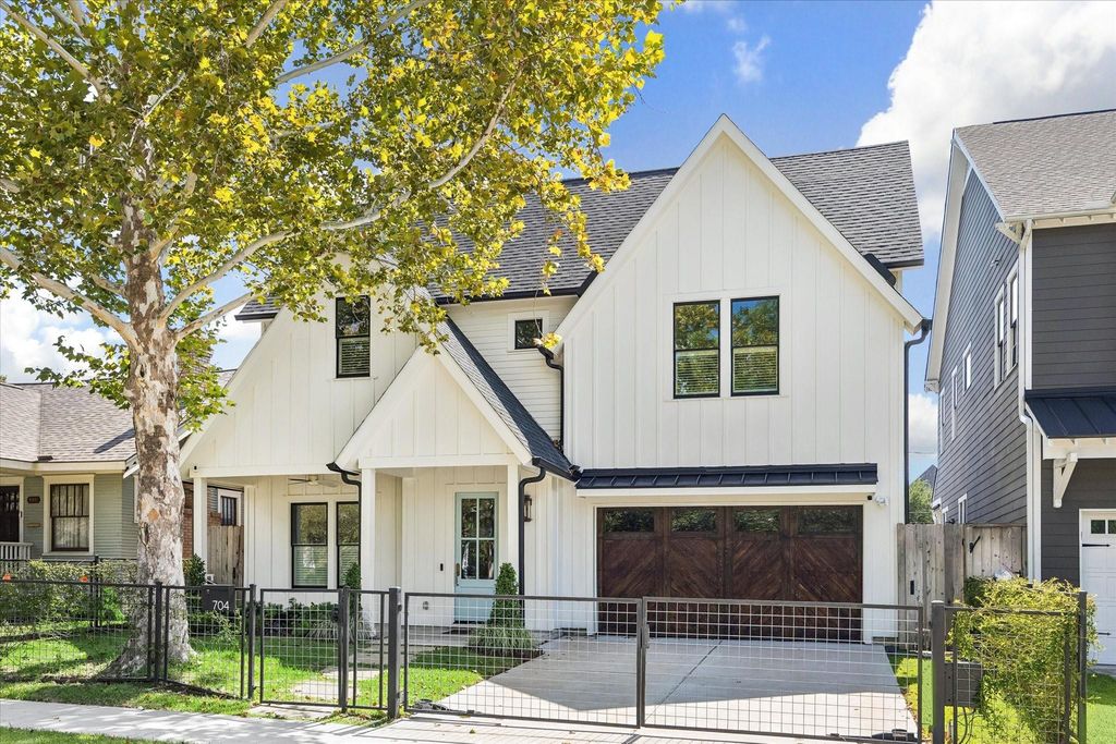 704 Teetshorn Street, Houston, TX 77009