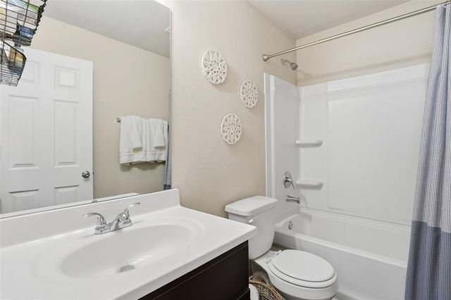 11701 Casey Drive, Yukon, OK 73099