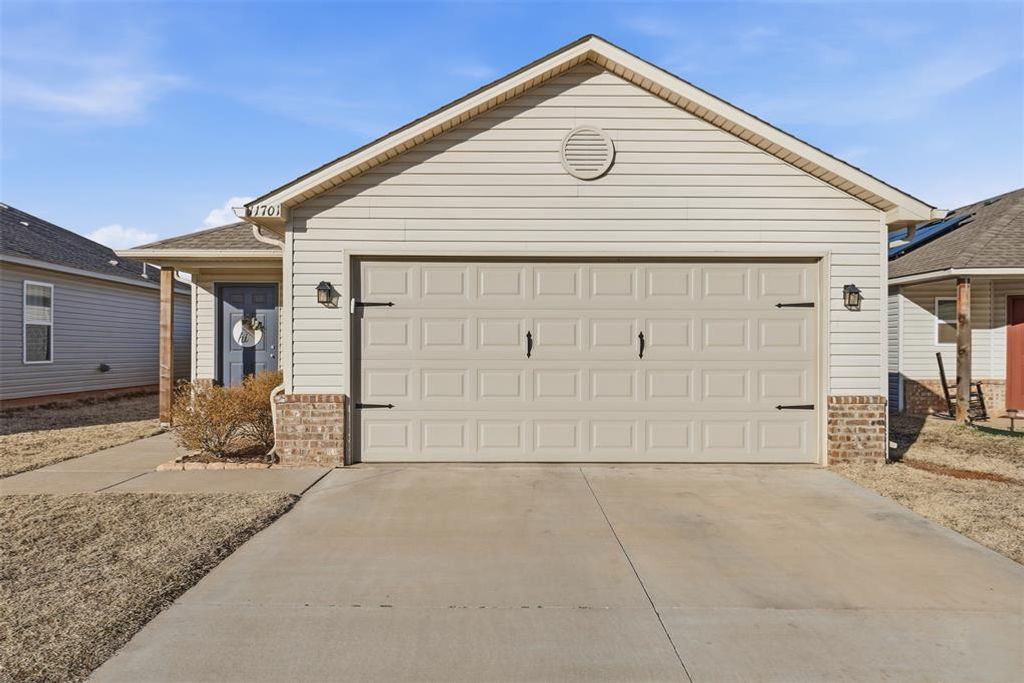 11701 Casey Drive, Yukon, OK 73099