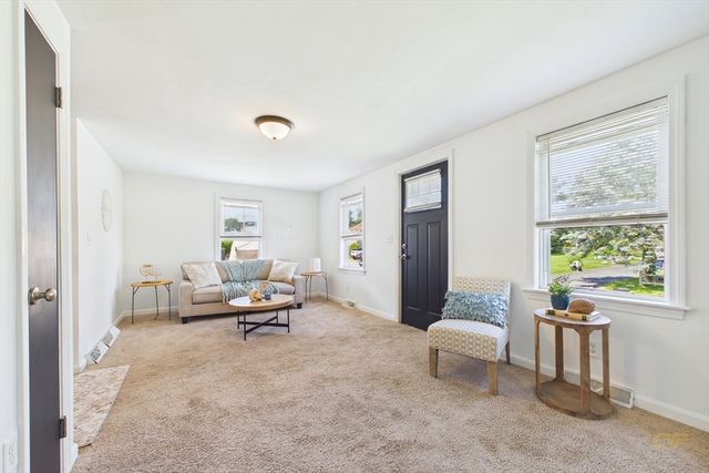 21 Golf St, Fairhaven, MA 02719