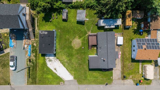 21 Golf St, Fairhaven, MA 02719