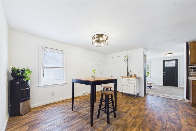 21 Golf St, Fairhaven, MA 02719