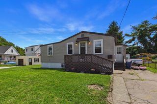 21 Golf St, Fairhaven, MA 02719
