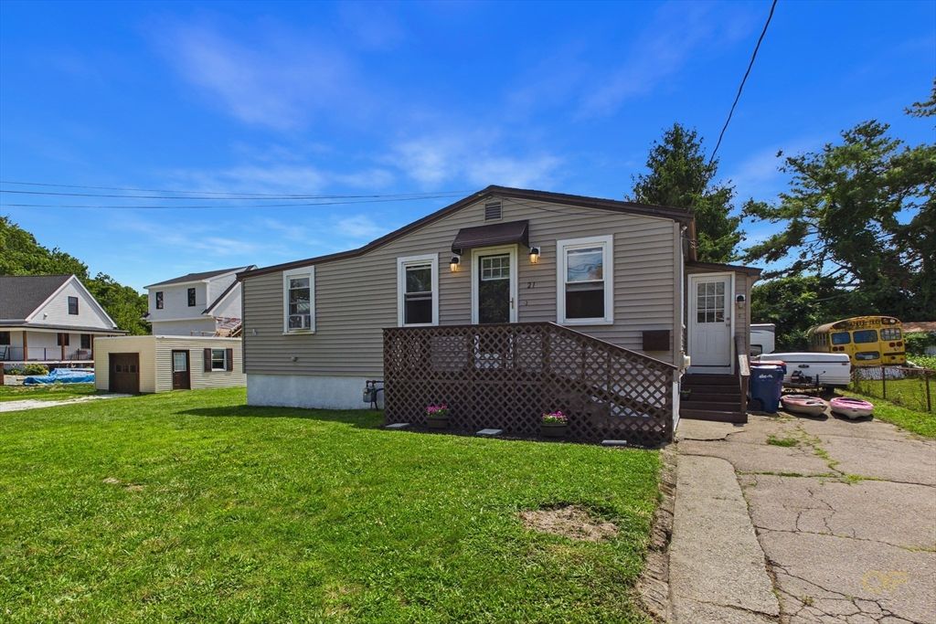 21 Golf St, Fairhaven, MA 02719