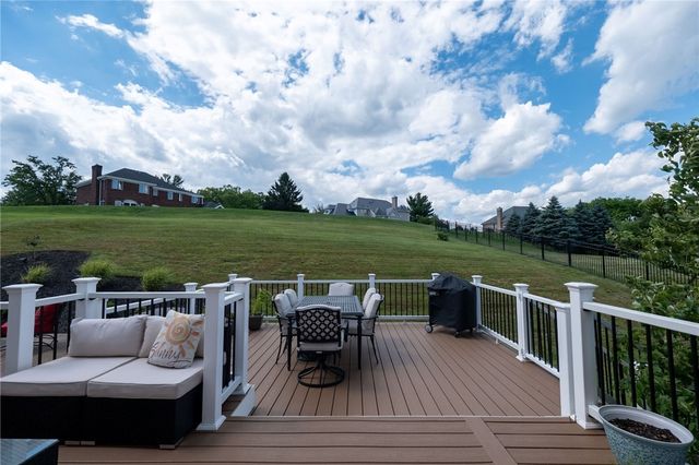 9911 Le Grand Drive, Mccandless, PA 15090