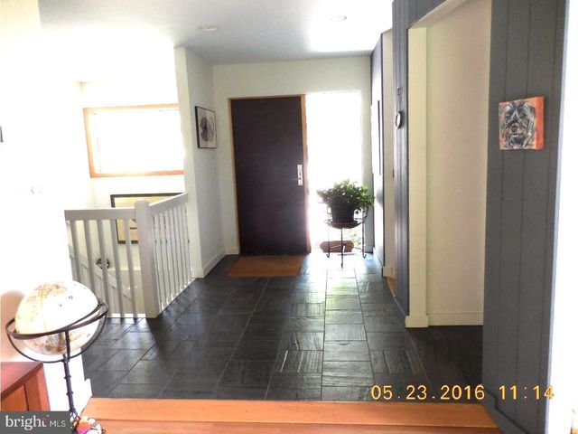 8 AZALEA LN, Media, PA 19063