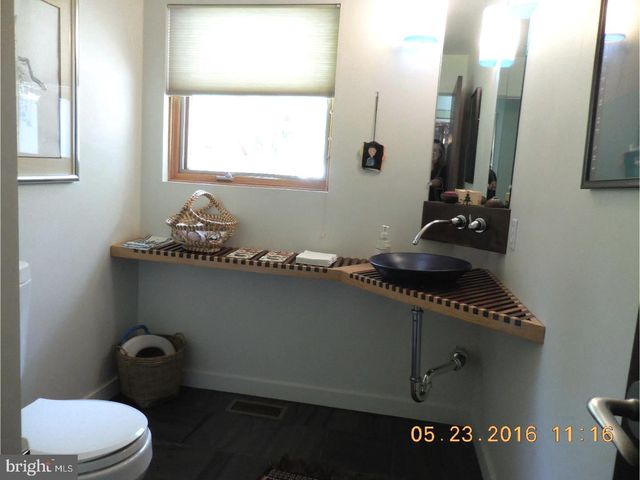 8 AZALEA LN, Media, PA 19063