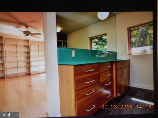 8 AZALEA LN, Media, PA 19063