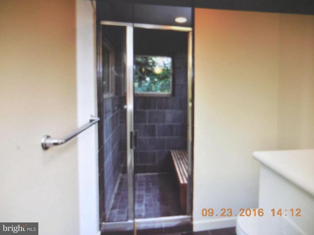 8 AZALEA LN, Media, PA 19063