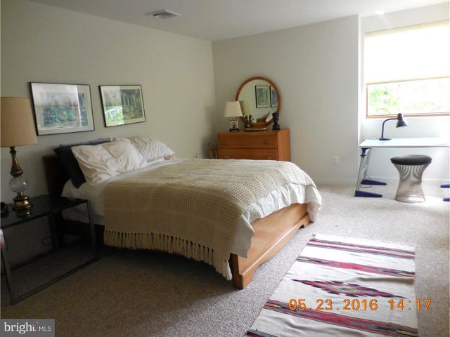 8 AZALEA LN, Media, PA 19063
