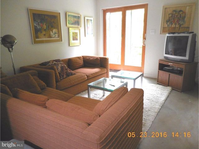 8 AZALEA LN, Media, PA 19063