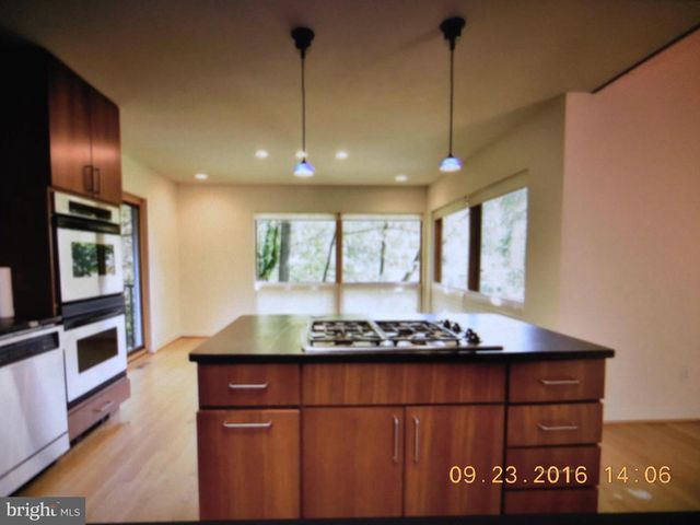 8 AZALEA LN, Media, PA 19063