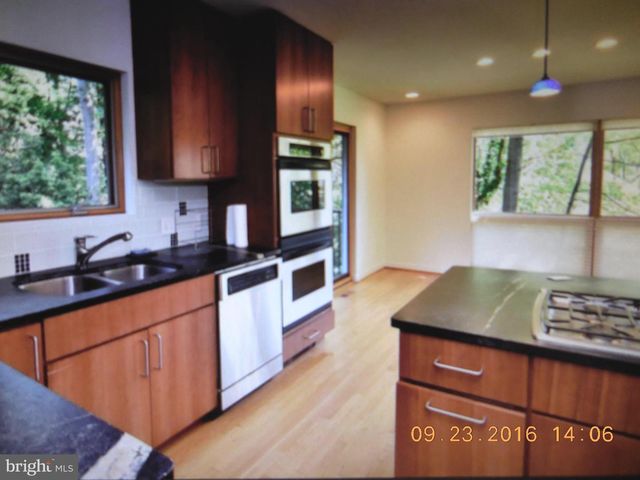 8 AZALEA LN, Media, PA 19063