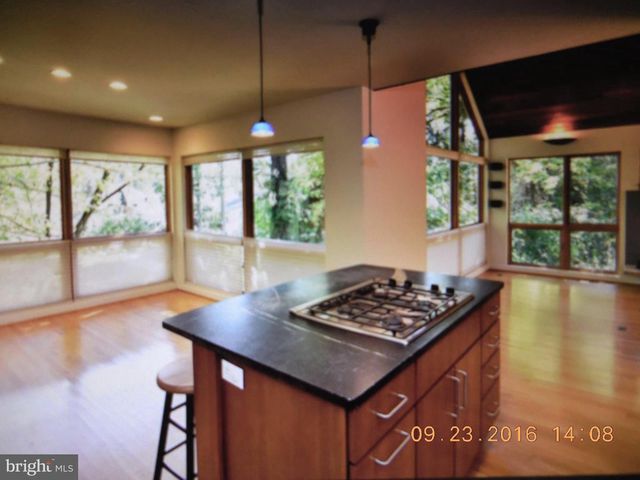 8 AZALEA LN, Media, PA 19063