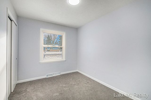 1241 S Marymark Drive, Georgetown Twp, MI 49428