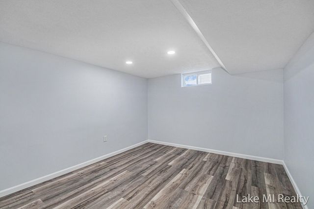 1241 S Marymark Drive, Georgetown Twp, MI 49428