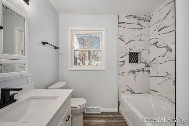 1241 S Marymark Drive, Georgetown Twp, MI 49428