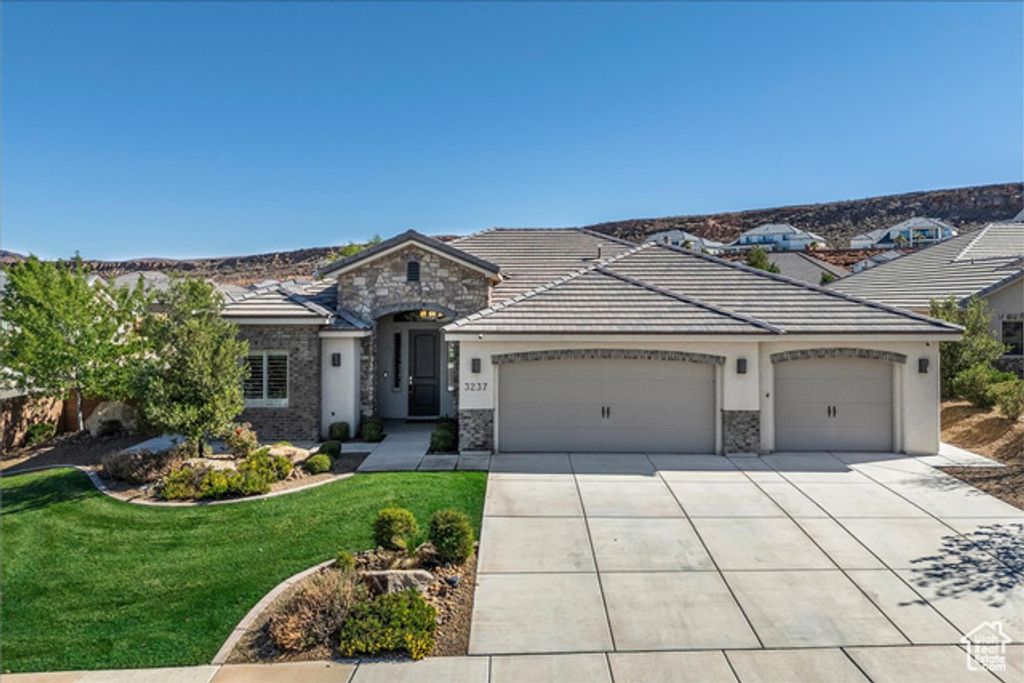 3237 S TIGER MAPLE CIR, St. George, UT 84790