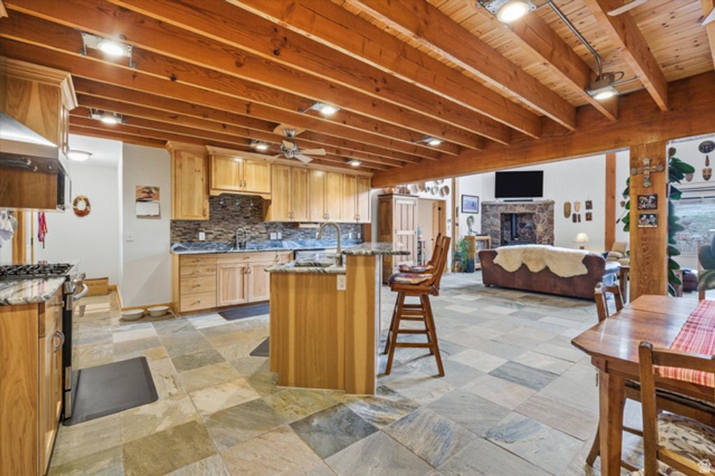 Image 15 of property listing at 11116 S 800 E, Paradise, UT 84328