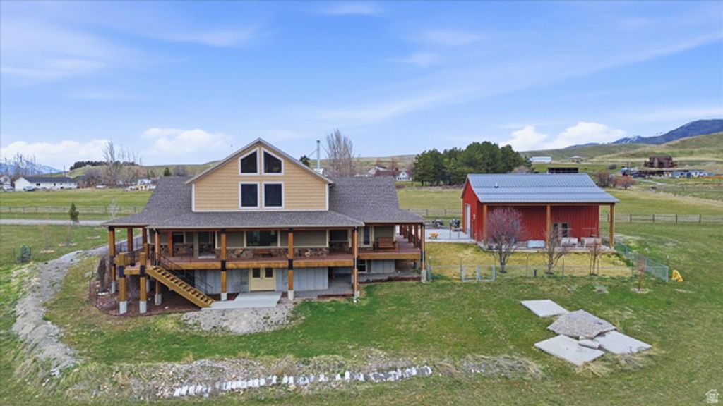 Image 3 of property listing at 11116 S 800 E, Paradise, UT 84328