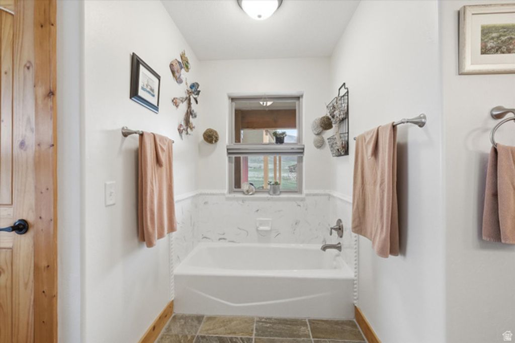 Image 22 of property listing at 11116 S 800 E, Paradise, UT 84328