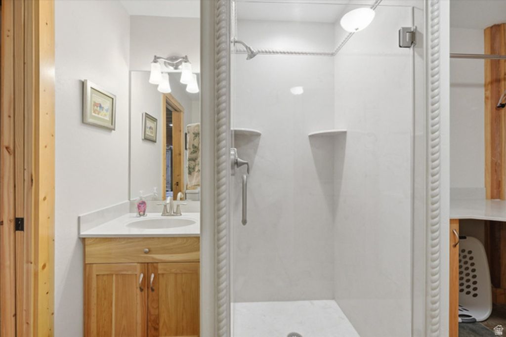 Image 25 of property listing at 11116 S 800 E, Paradise, UT 84328