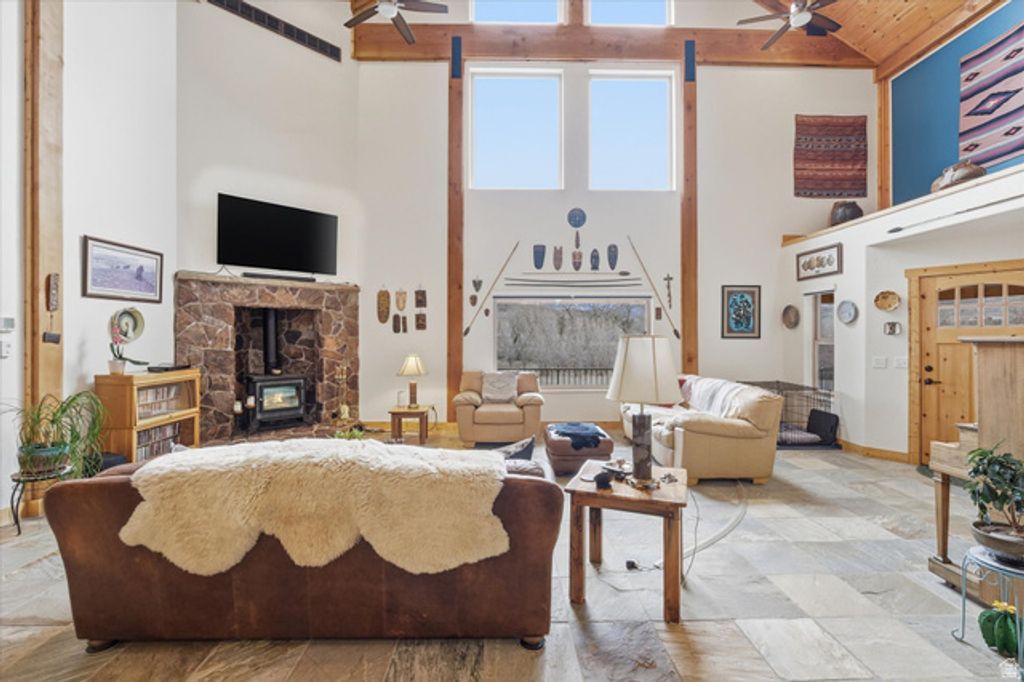 Image 5 of property listing at 11116 S 800 E, Paradise, UT 84328
