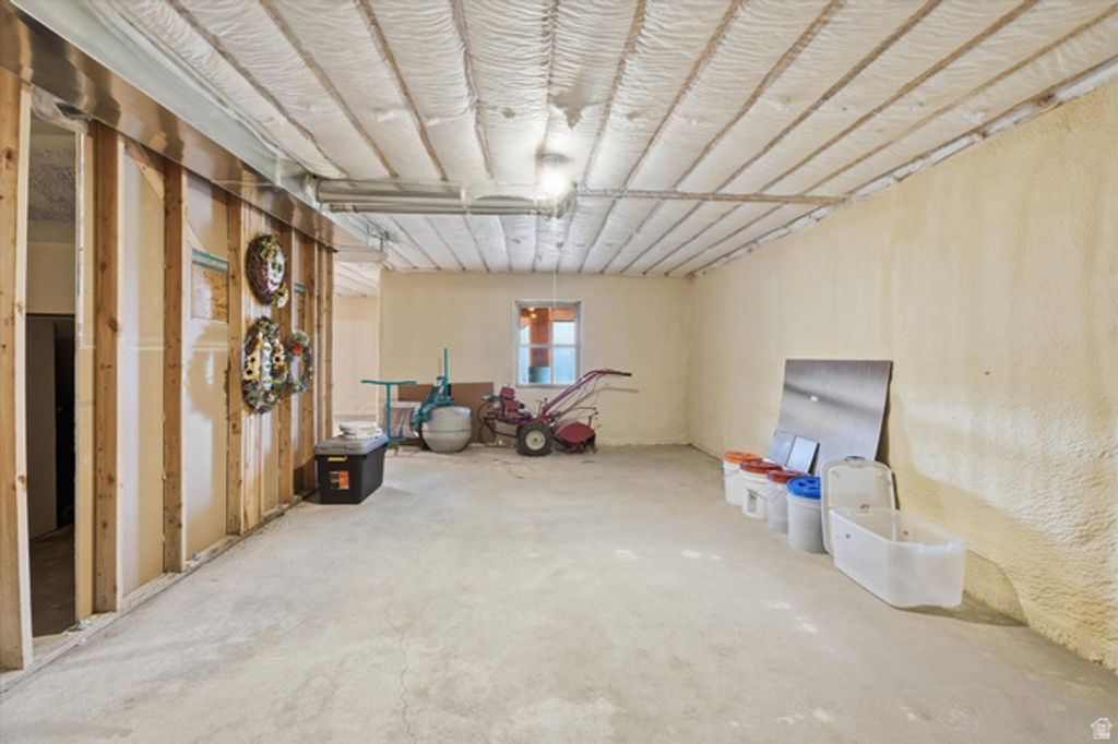Image 42 of property listing at 11116 S 800 E, Paradise, UT 84328