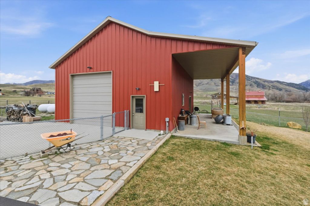 Image 54 of property listing at 11116 S 800 E, Paradise, UT 84328