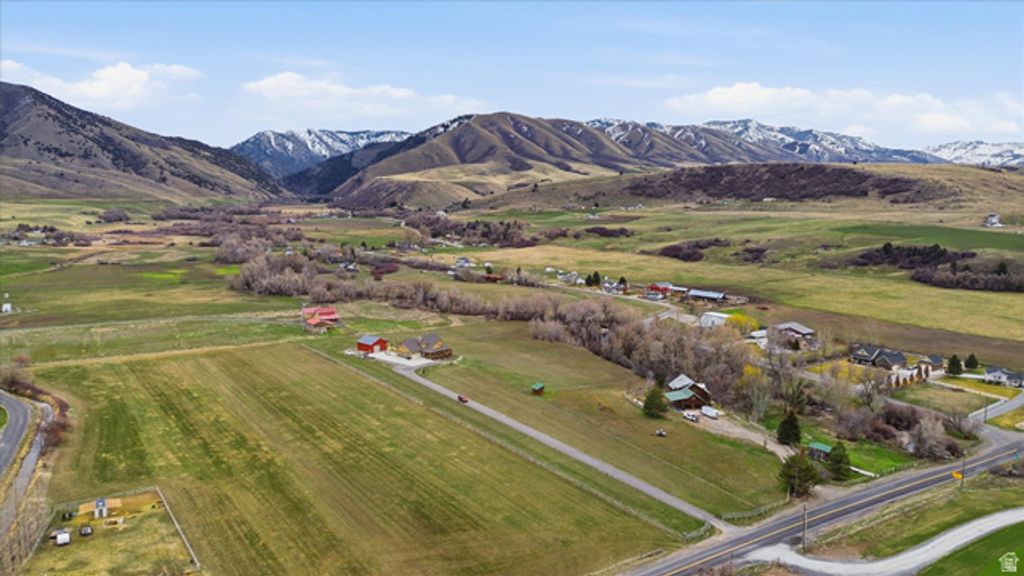Image 66 of property listing at 11116 S 800 E, Paradise, UT 84328